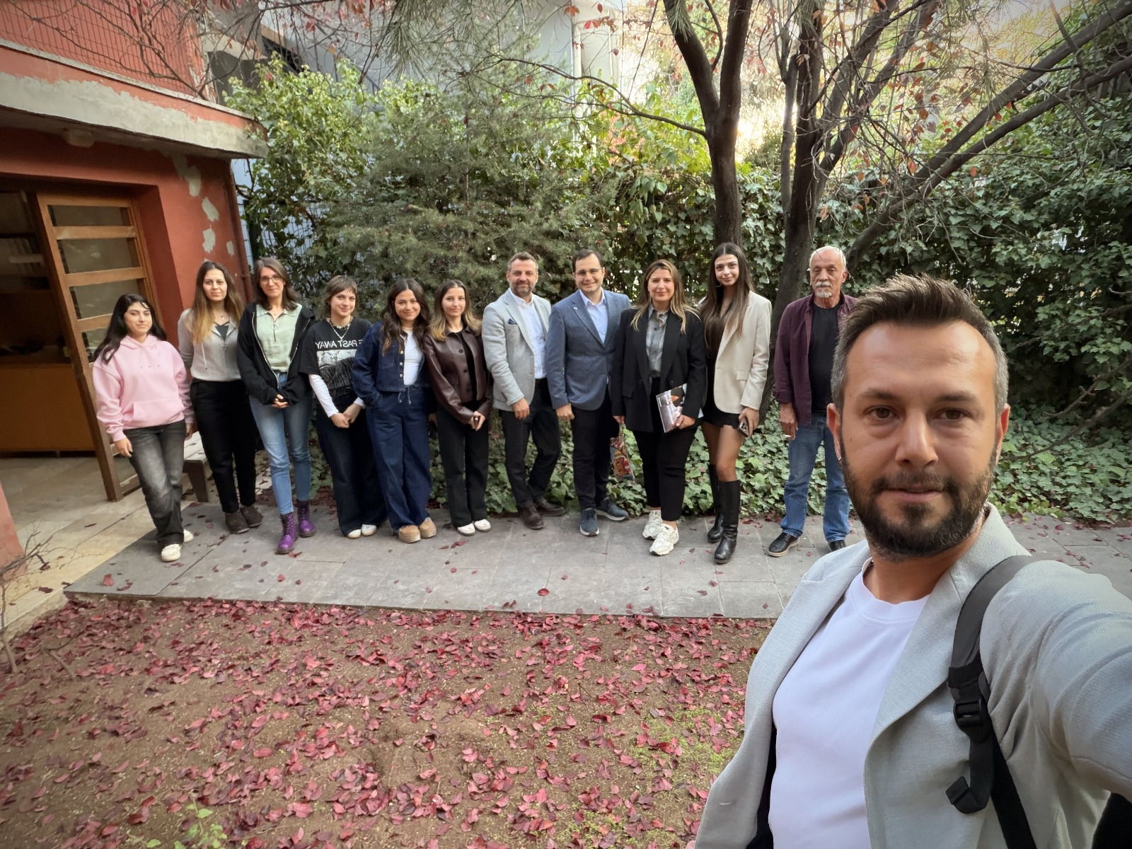 5fa12961-5b04-4ac4-bf9b-716a0767c4a1